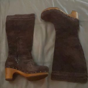 Woman's UGG vintage boots